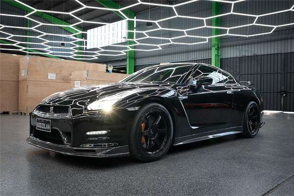 2016 Nissan GT-R Premium R35