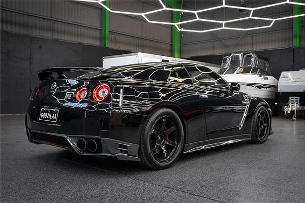 2016 Nissan GT-R Premium R35