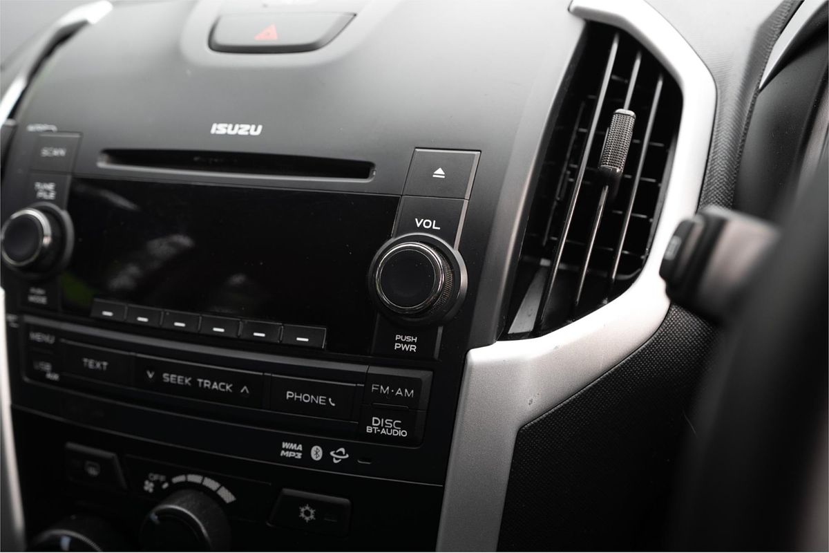 2016 Isuzu MU-X LS-M