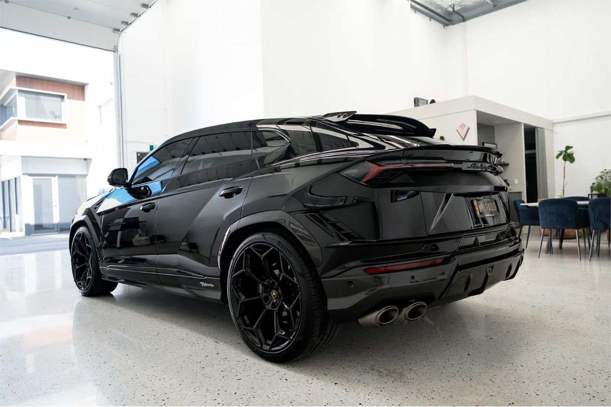 2023 Lamborghini Urus Performante 636