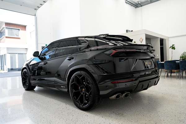 2023 Lamborghini Urus Performante 636