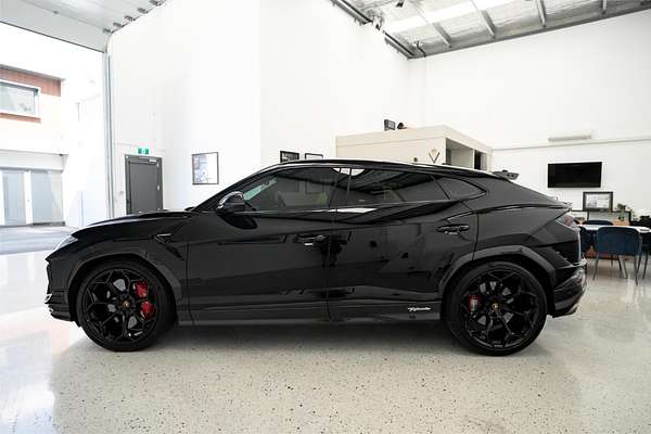 2023 Lamborghini Urus Performante 636