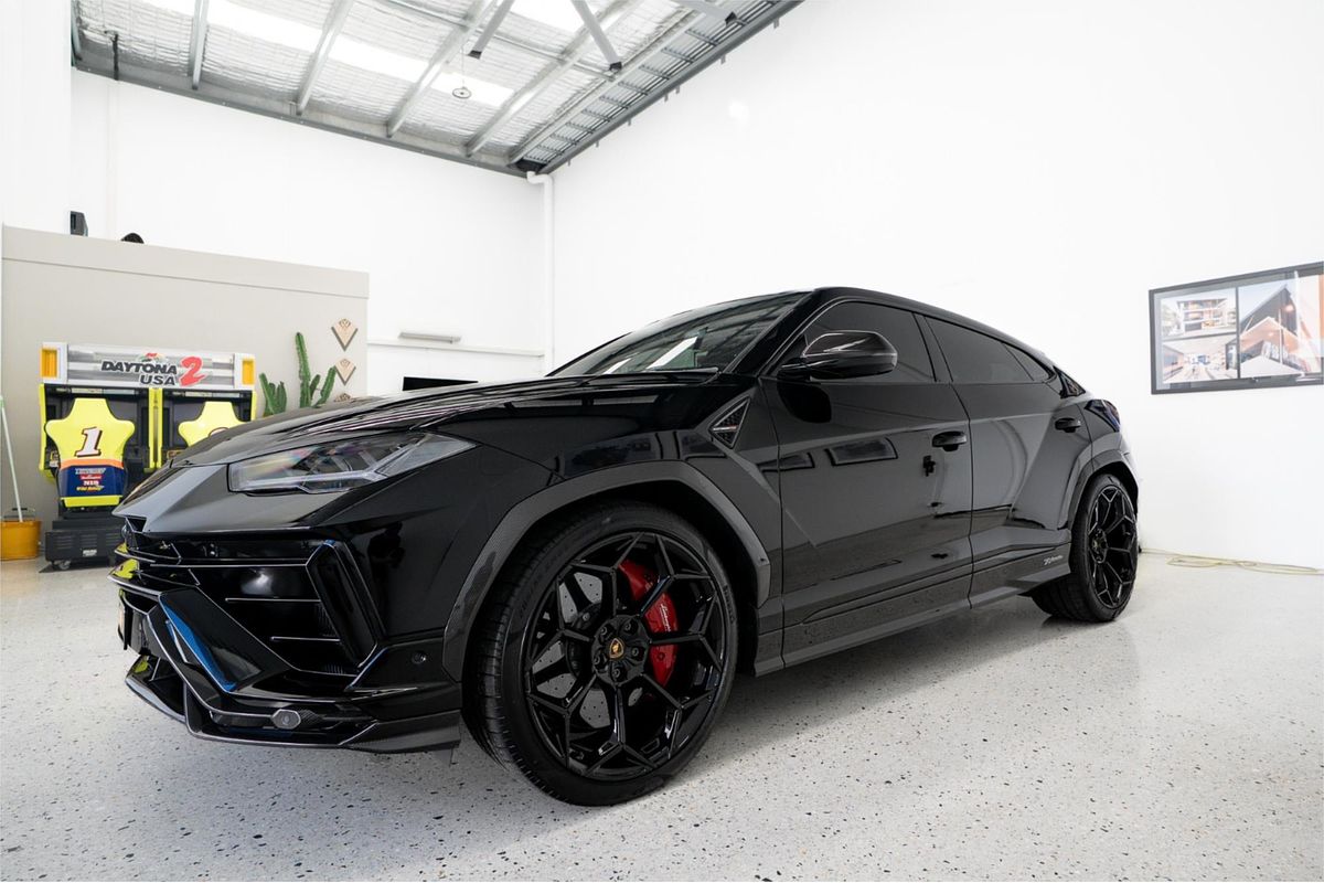 2023 Lamborghini Urus Performante 636