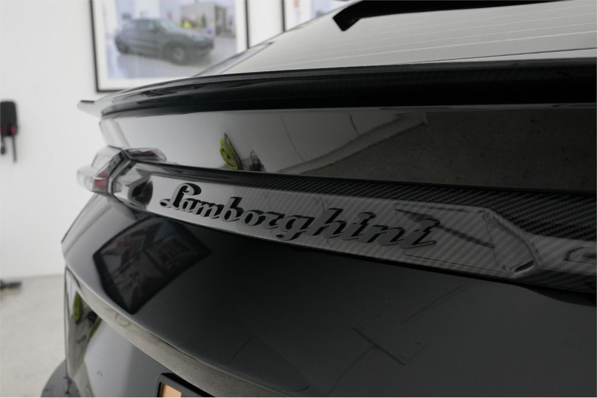 2023 Lamborghini Urus Performante 636