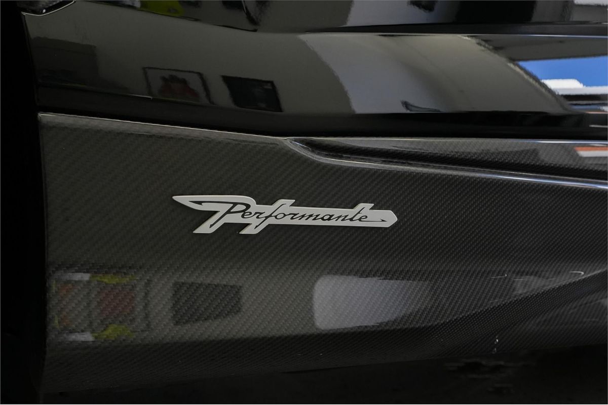 2023 Lamborghini Urus Performante 636