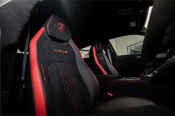 2023 Lamborghini Urus Performante 636