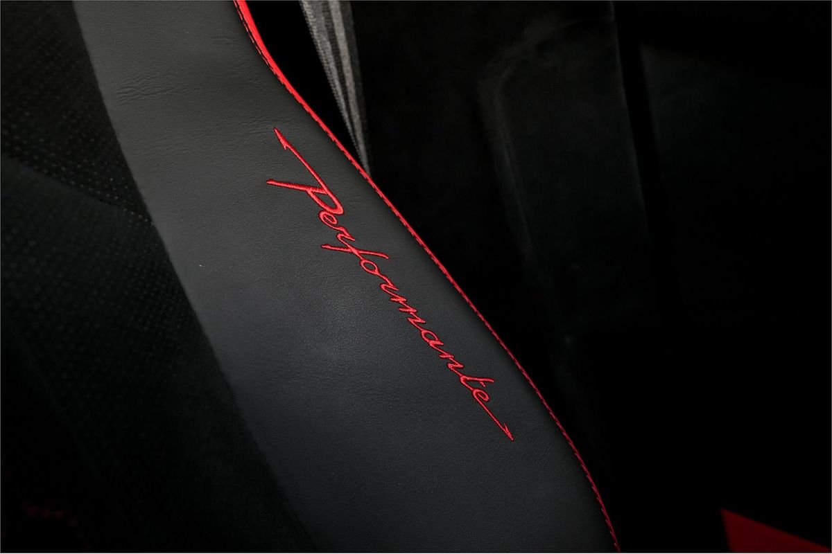 2023 Lamborghini Urus Performante 636