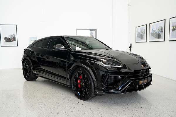 2023 Lamborghini Urus Performante 636