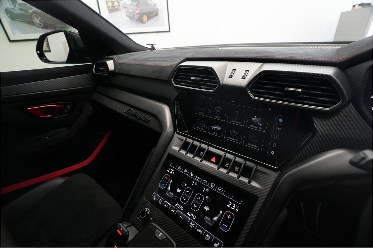 2023 Lamborghini Urus Performante 636