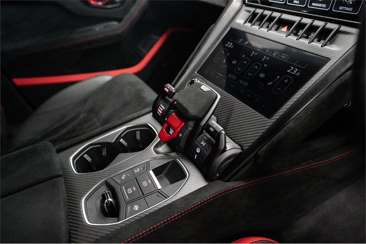 2023 Lamborghini Urus Performante 636