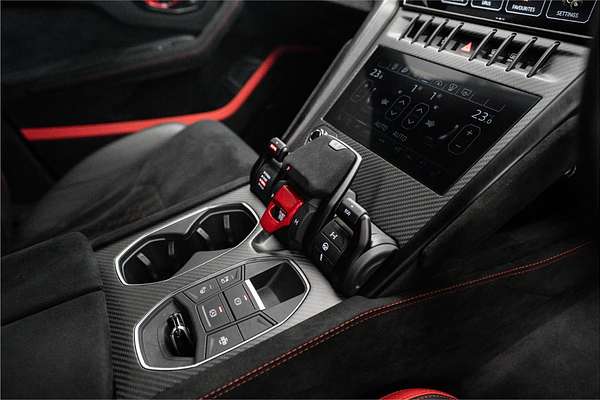2023 Lamborghini Urus Performante 636