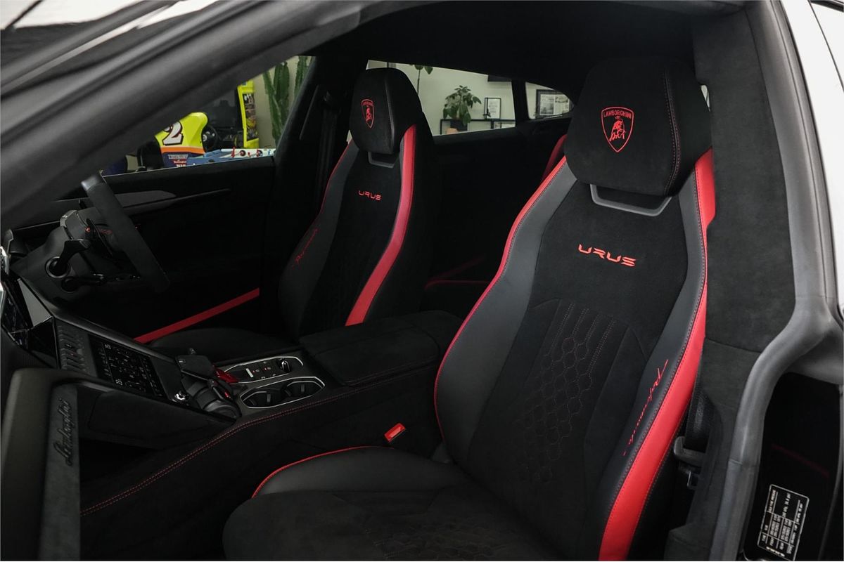 2023 Lamborghini Urus Performante 636