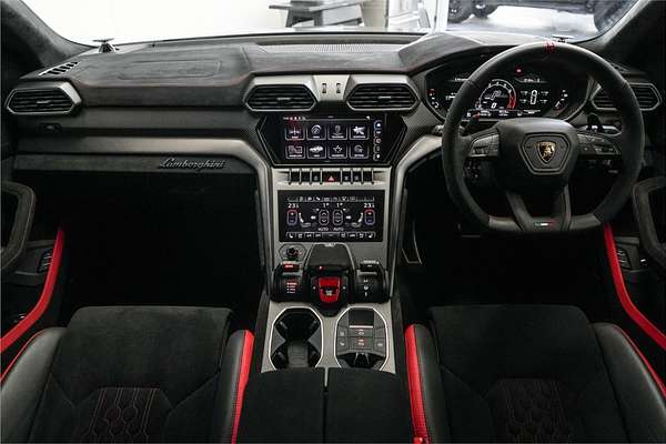 2023 Lamborghini Urus Performante 636