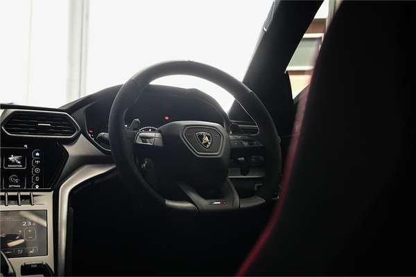 2023 Lamborghini Urus Performante 636