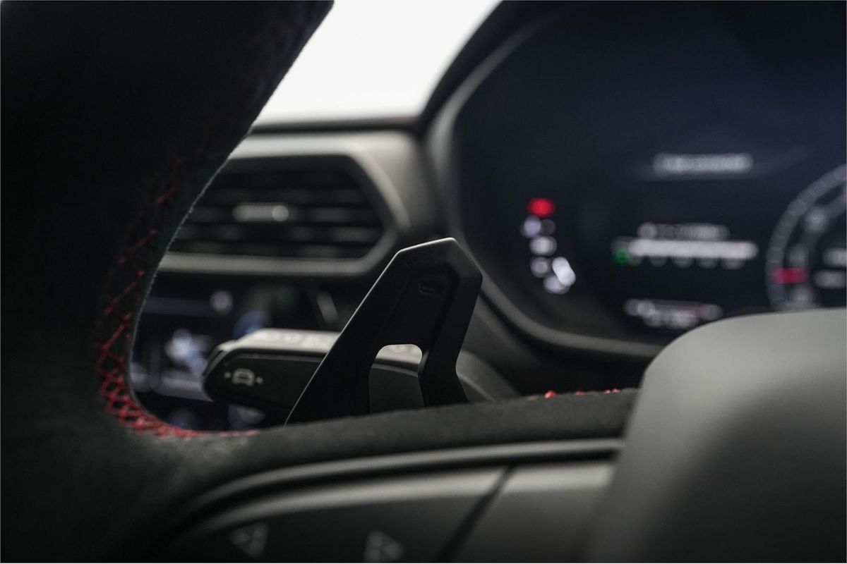 2023 Lamborghini Urus Performante 636