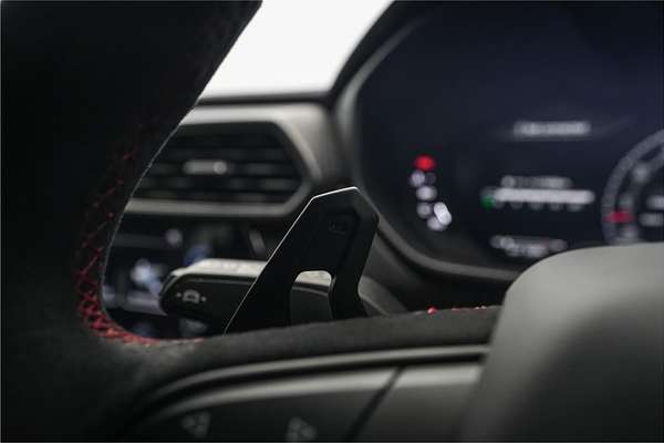 2023 Lamborghini Urus Performante 636