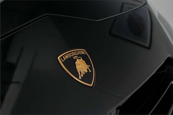 2023 Lamborghini Urus Performante 636