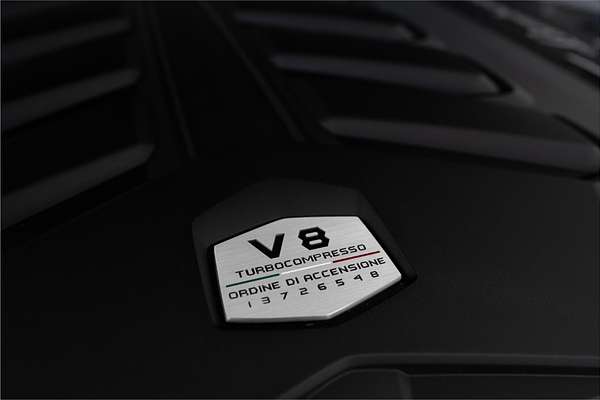 2023 Lamborghini Urus Performante 636