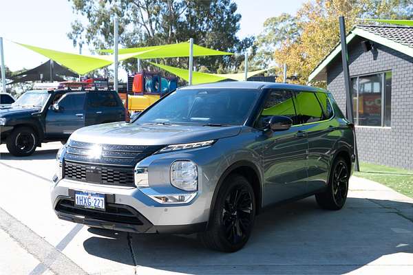 2023 Mitsubishi Outlander Black Edition ZM