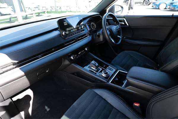 2023 Mitsubishi Outlander Black Edition ZM
