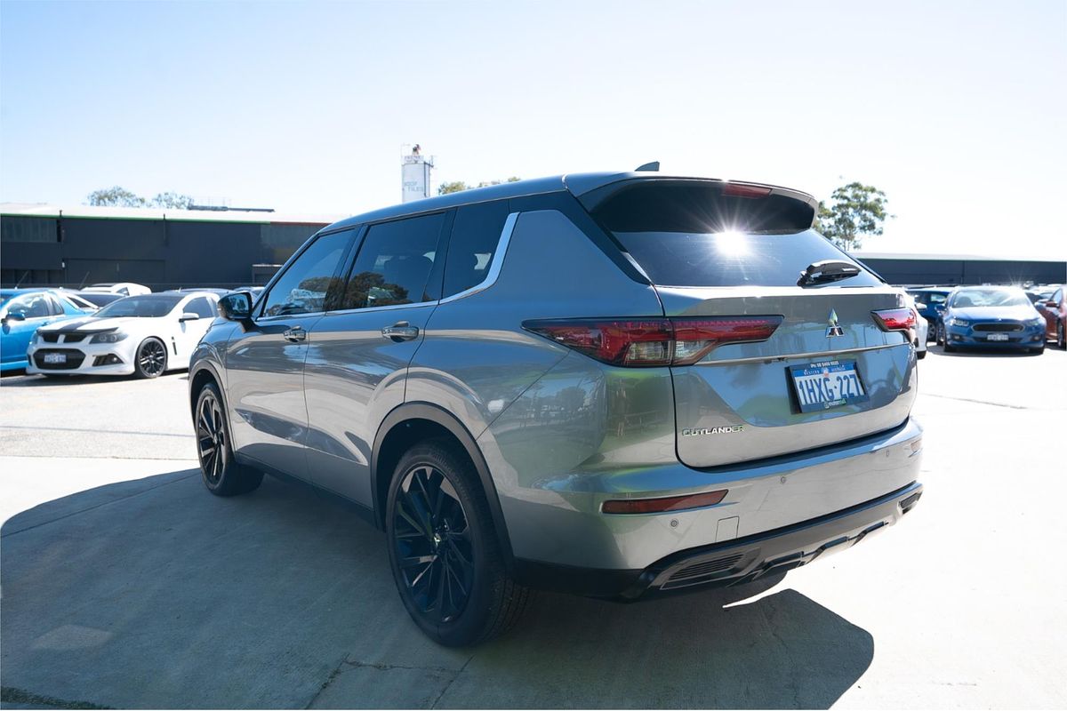 2023 Mitsubishi Outlander Black Edition ZM