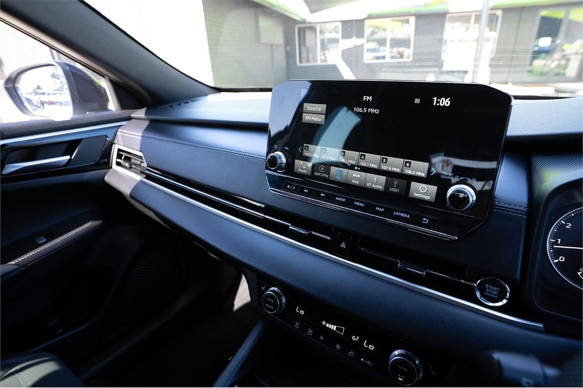 2023 Mitsubishi Outlander Black Edition ZM