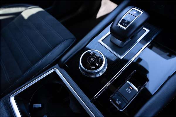 2023 Mitsubishi Outlander Black Edition ZM