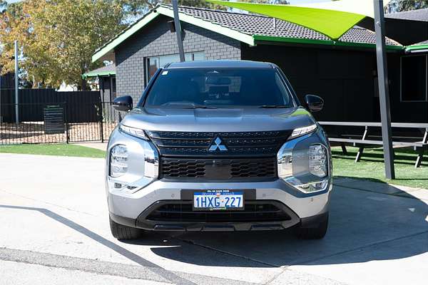 2023 Mitsubishi Outlander Black Edition ZM