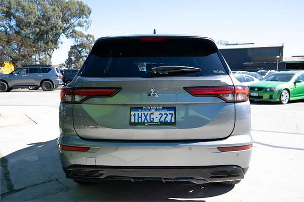 2023 Mitsubishi Outlander Black Edition ZM