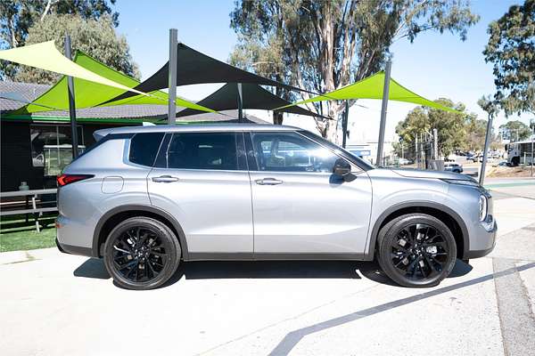 2023 Mitsubishi Outlander Black Edition ZM