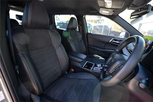 2023 Mitsubishi Outlander Black Edition ZM