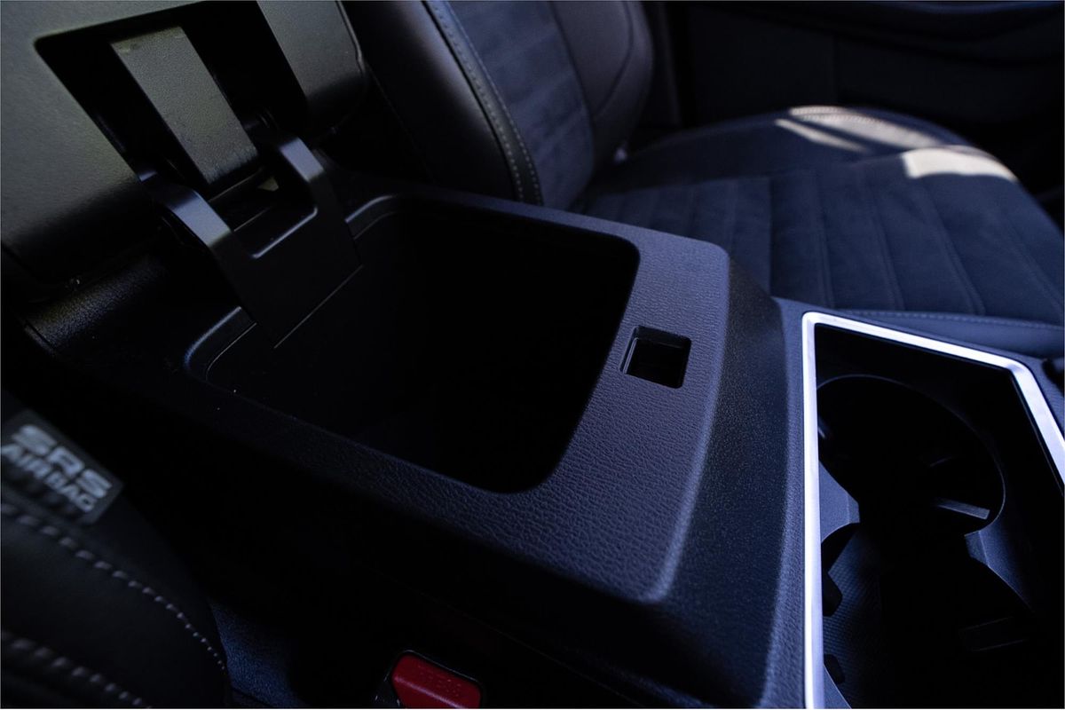 2023 Mitsubishi Outlander Black Edition ZM