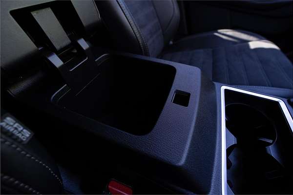 2023 Mitsubishi Outlander Black Edition ZM