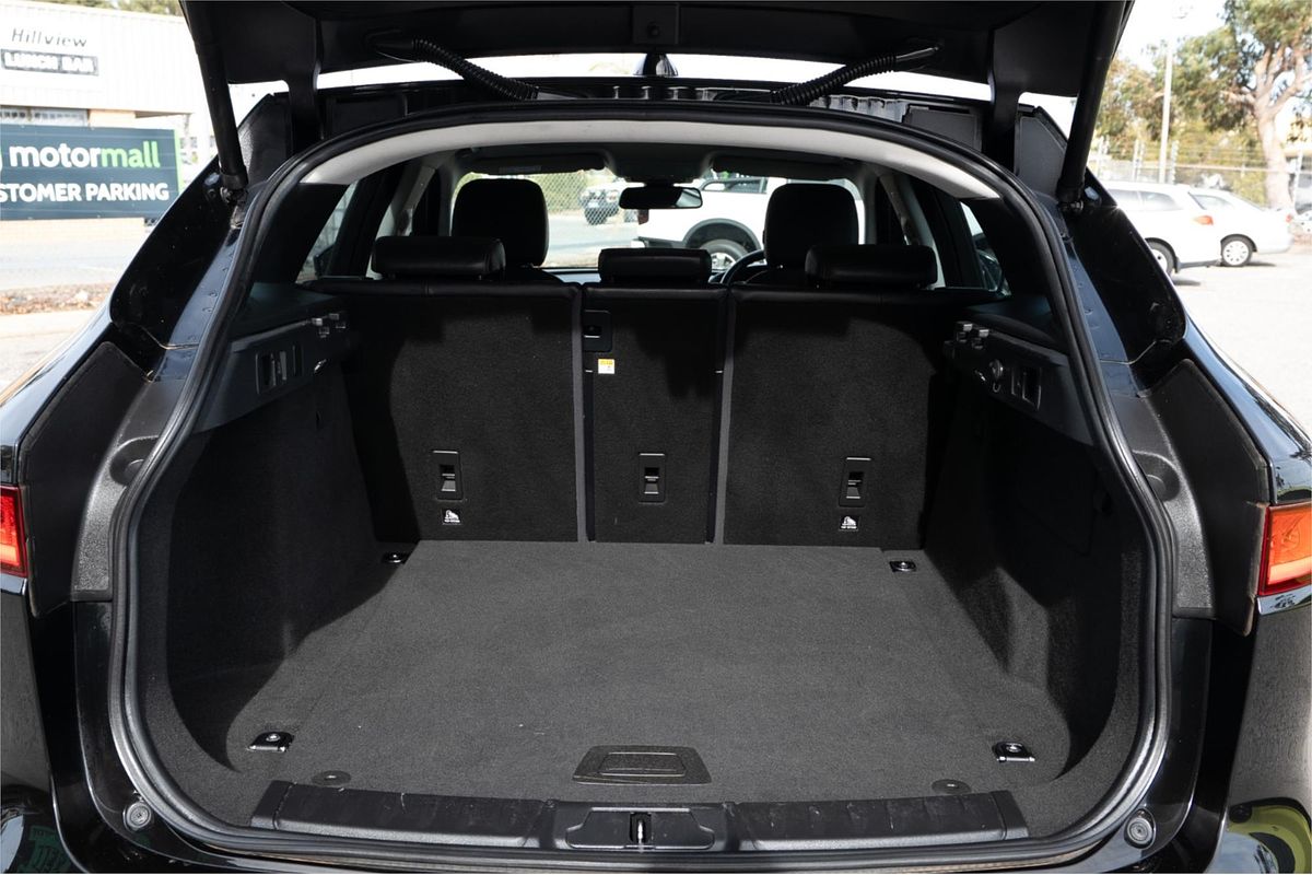 2016 Jaguar F-PACE 20d Prestige X761