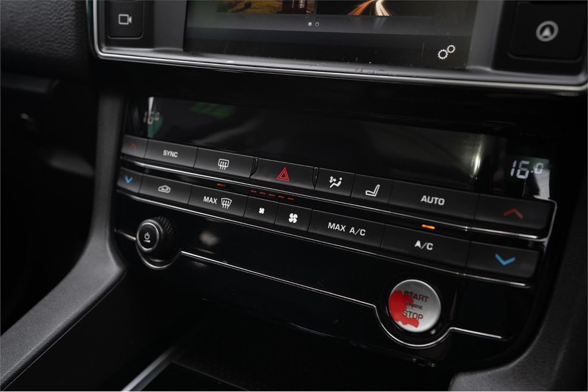 2016 Jaguar F-PACE 20d Prestige X761