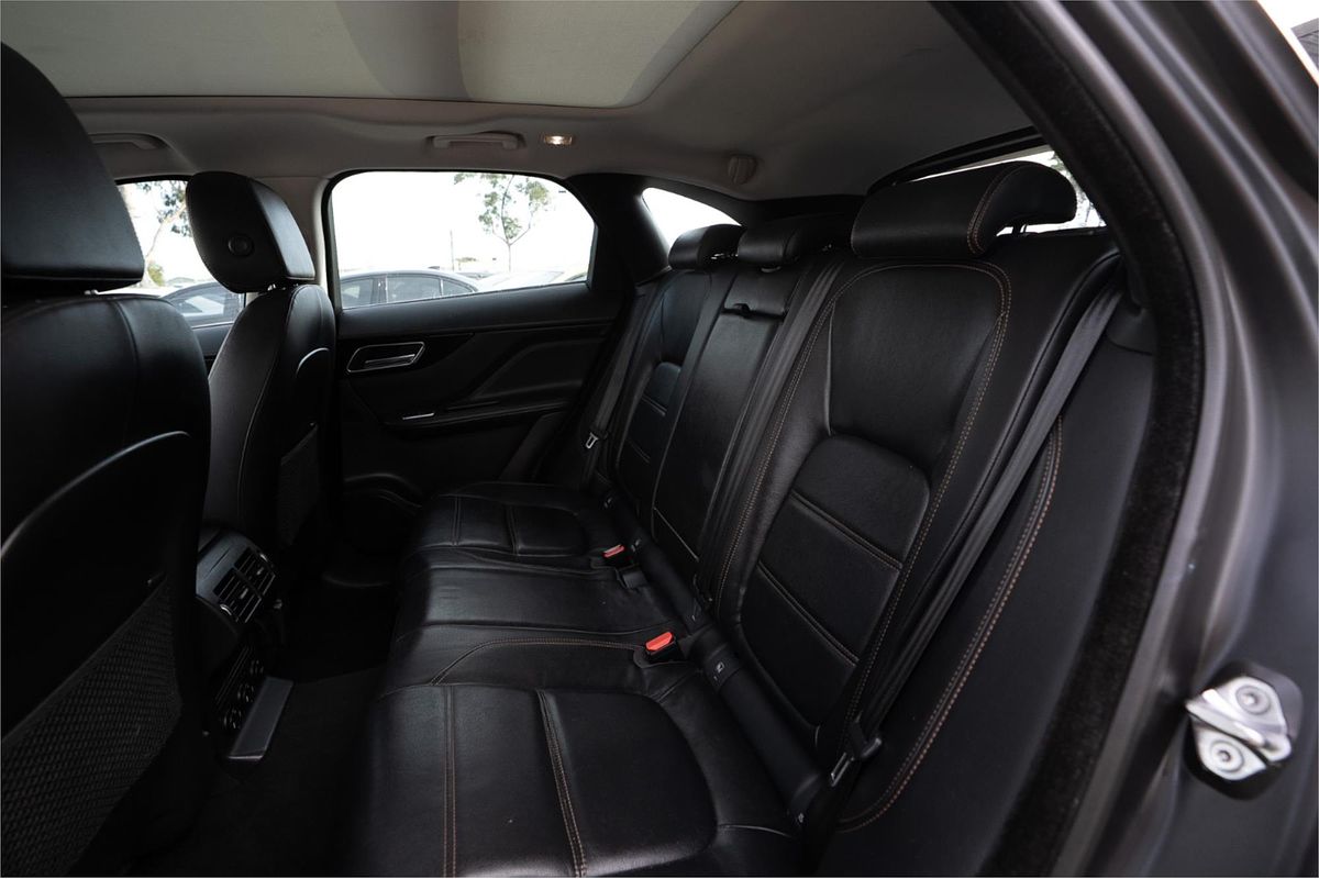 2016 Jaguar F-PACE 20d Prestige X761