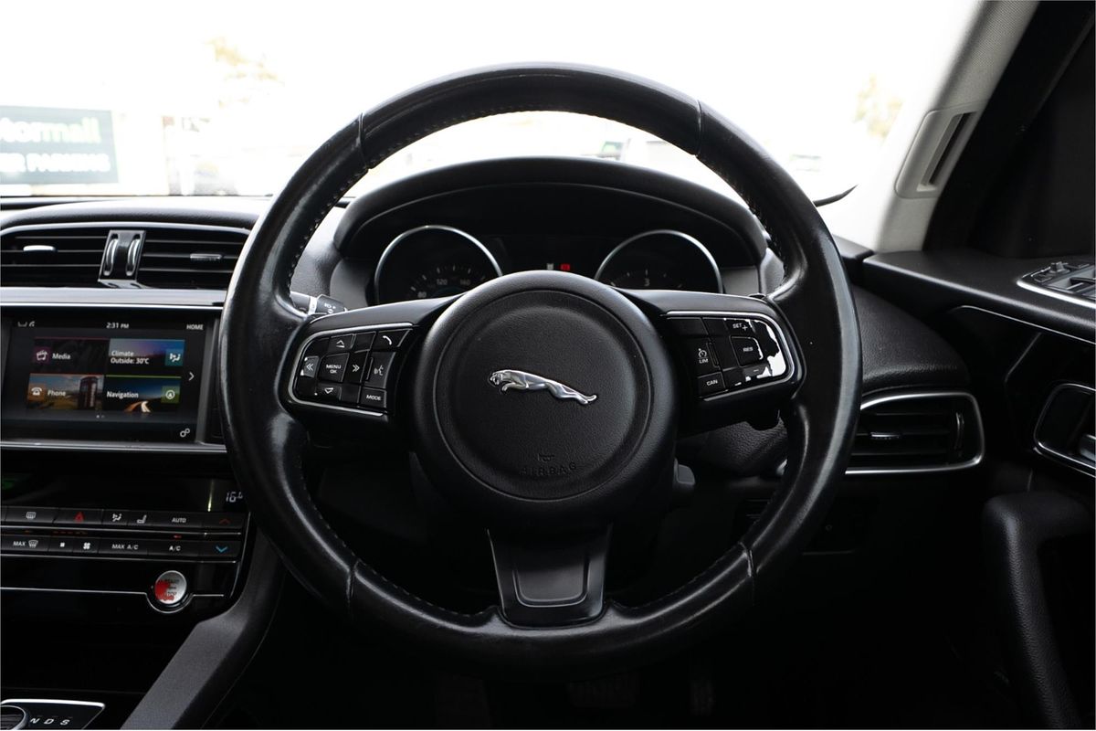 2016 Jaguar F-PACE 20d Prestige X761