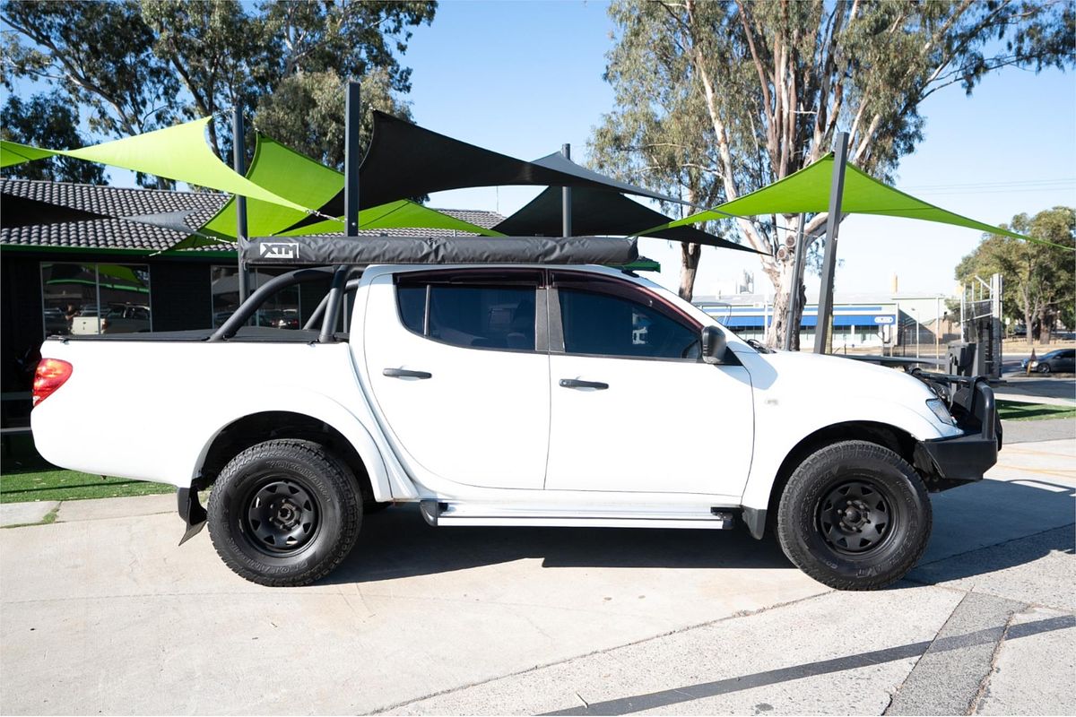 2013 Mitsubishi Triton GLX MN 4X4