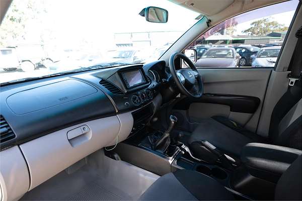 2013 Mitsubishi Triton GLX MN 4X4