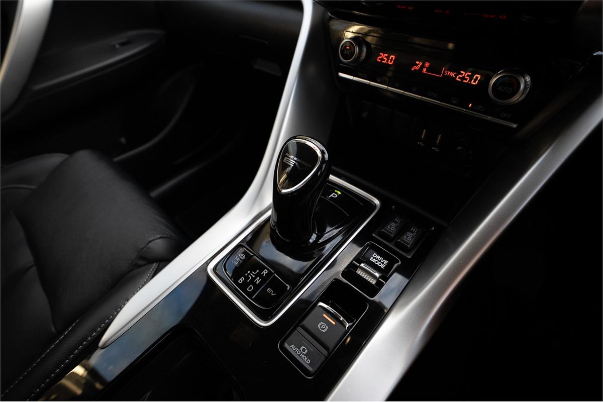 2023 Mitsubishi Eclipse Cross PHEV Exceed YB