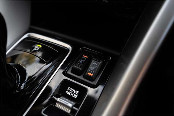 2023 Mitsubishi Eclipse Cross PHEV Exceed YB