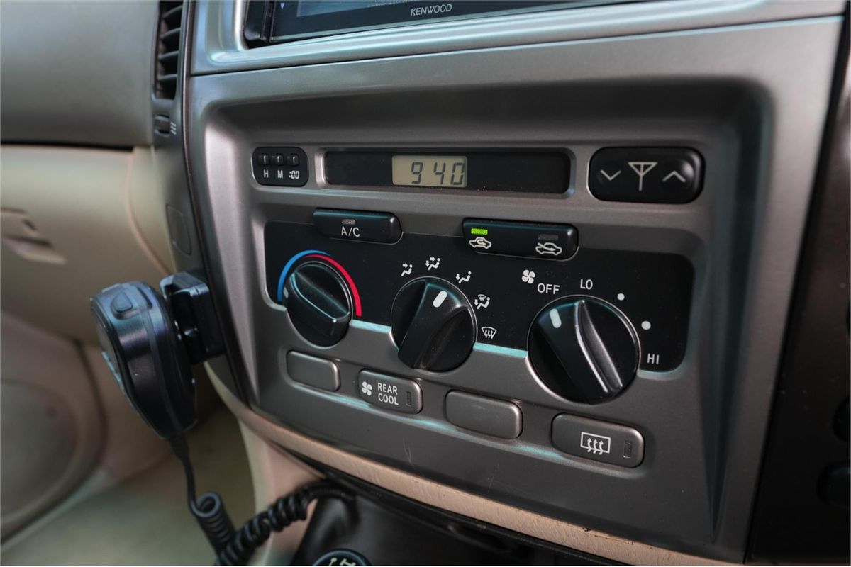 2006 Toyota Landcruiser VX UZJ100R