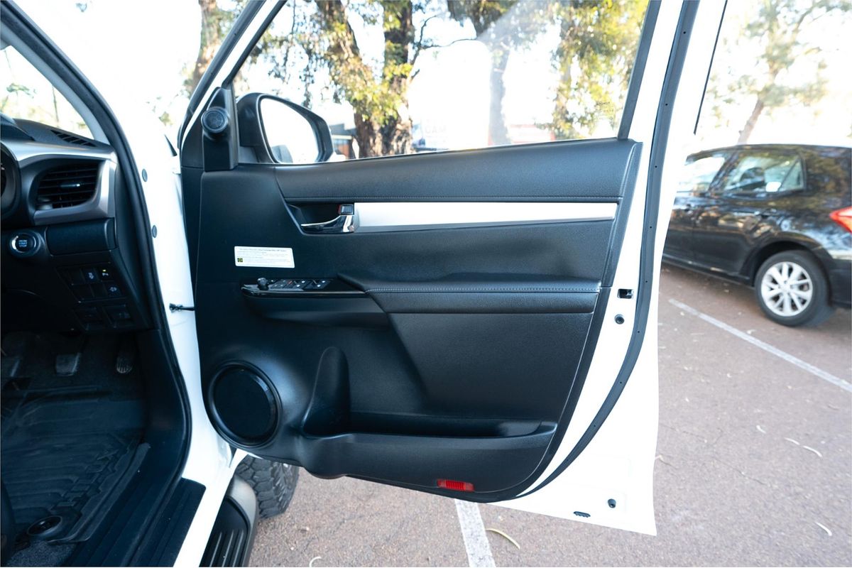 2020 Toyota Hilux SR5 GUN126R 4X4