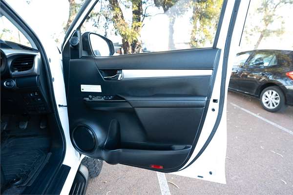2020 Toyota Hilux SR5 GUN126R 4X4