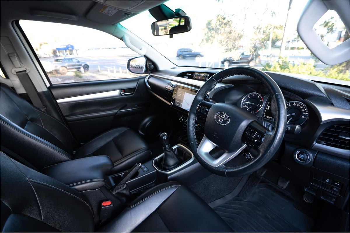 2020 Toyota Hilux SR5 GUN126R 4X4