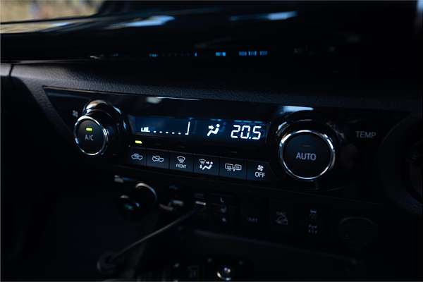 2020 Toyota Hilux SR5 GUN126R 4X4
