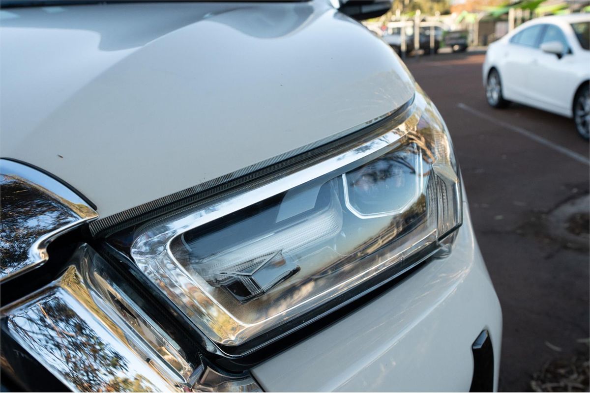 2020 Toyota Hilux SR5 GUN126R 4X4