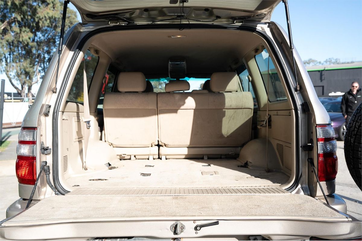 2003 Toyota Landcruiser GXL UZJ100R