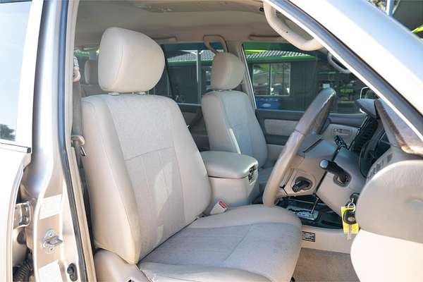 2003 Toyota Landcruiser GXL UZJ100R