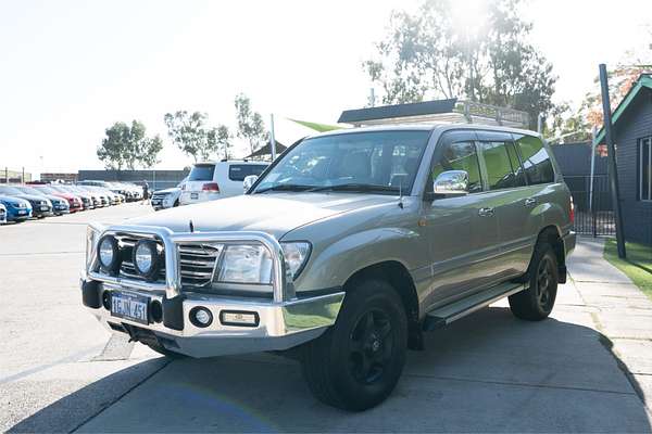2003 Toyota Landcruiser GXL UZJ100R